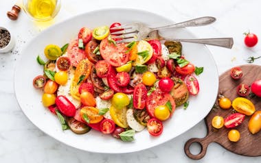 Caprese Salad with Tomatoes & Fresh Mozzarella