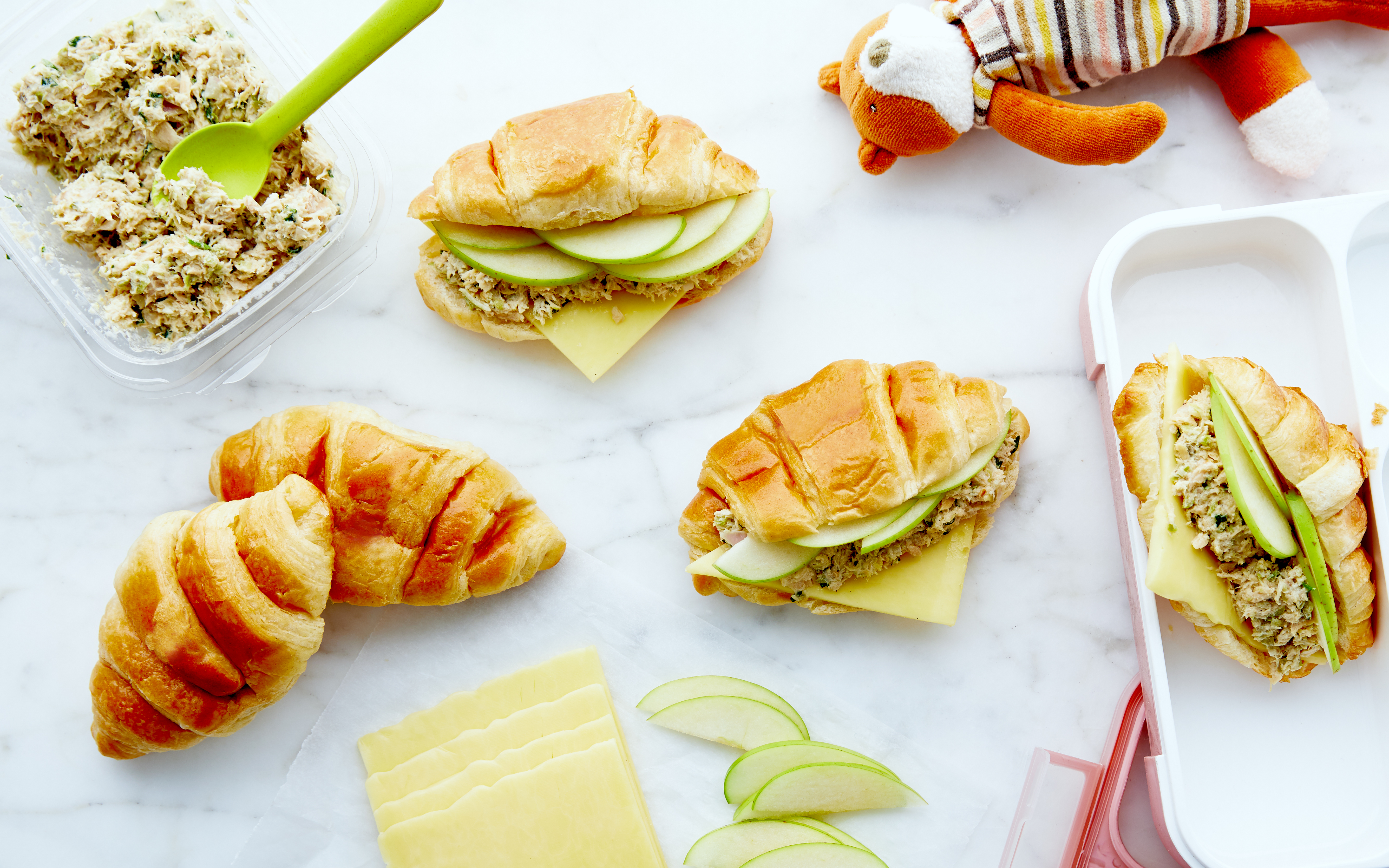 Tuna Sandwiches with Green Apples & Cheddar